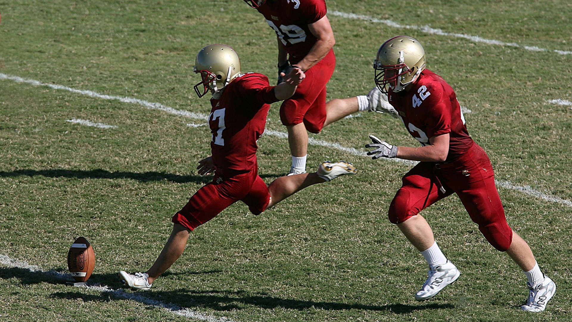 霍勒迪坦言防守端投入是胜利保障,霍勒迪主防库里